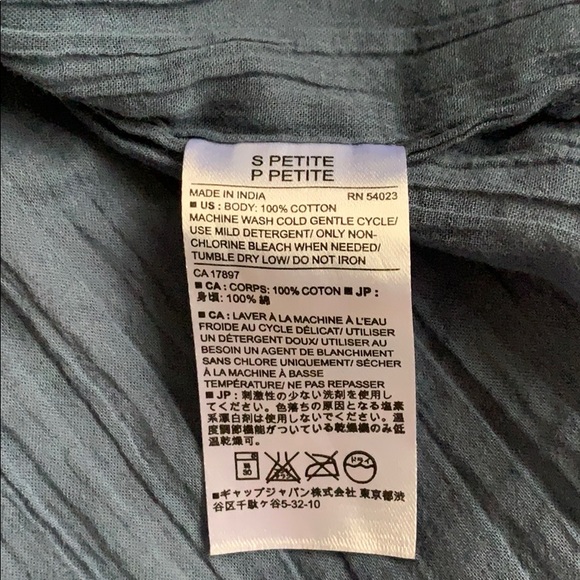 Banana Rep NWT Petite Button Down - Picture 6 of 6